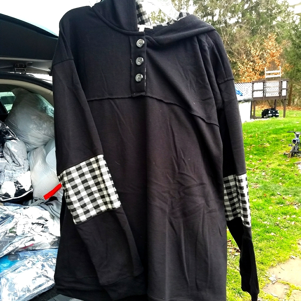 Maurice's black & buffalo plaid Hooded pullover